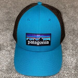 Patagonia Logo Mesh Trucker Baseball Hat SnapBack One Size Blue‎